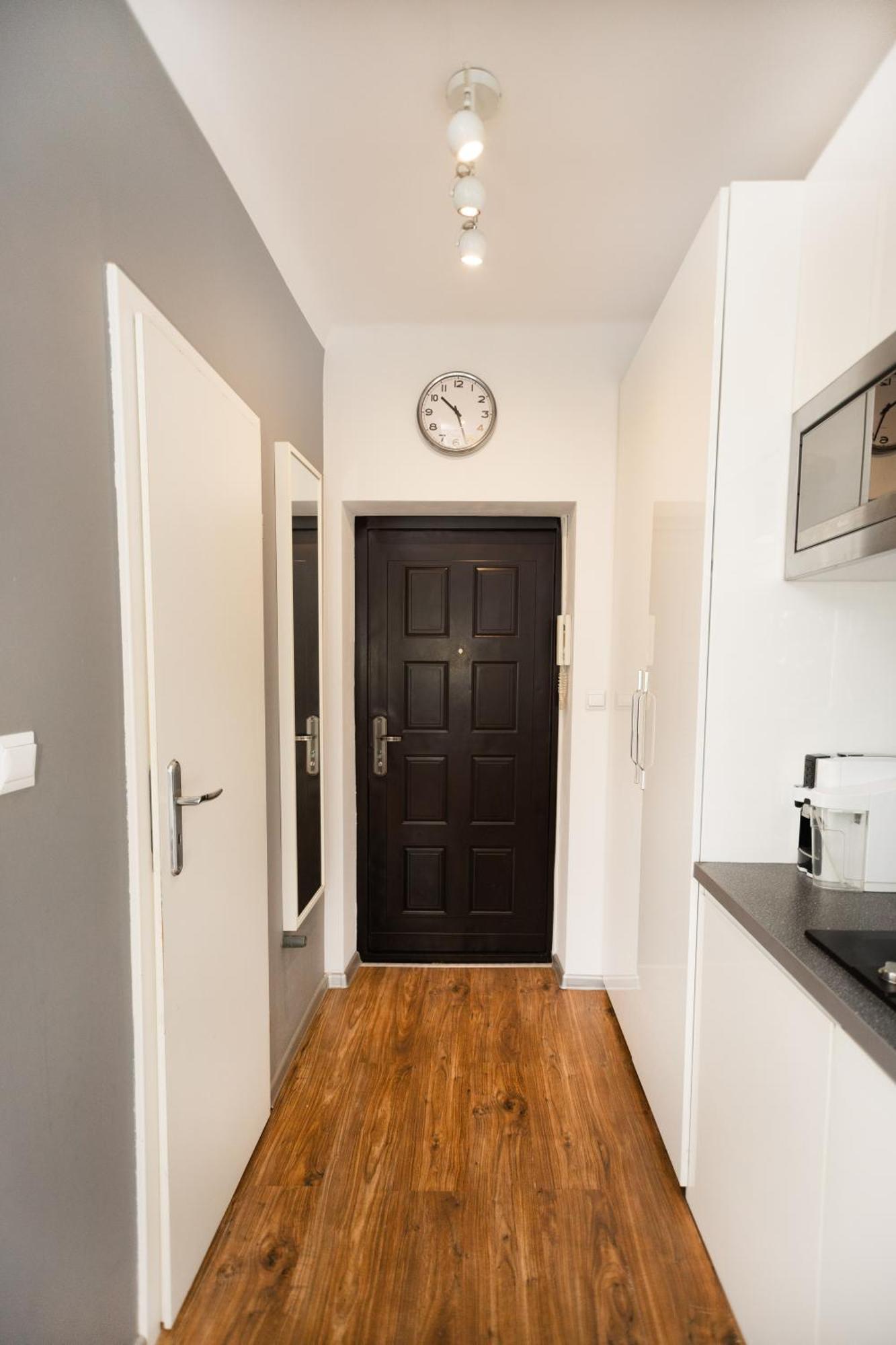 Cozy Studio Next To The Metro And City Center Warszawa Eksteriør billede