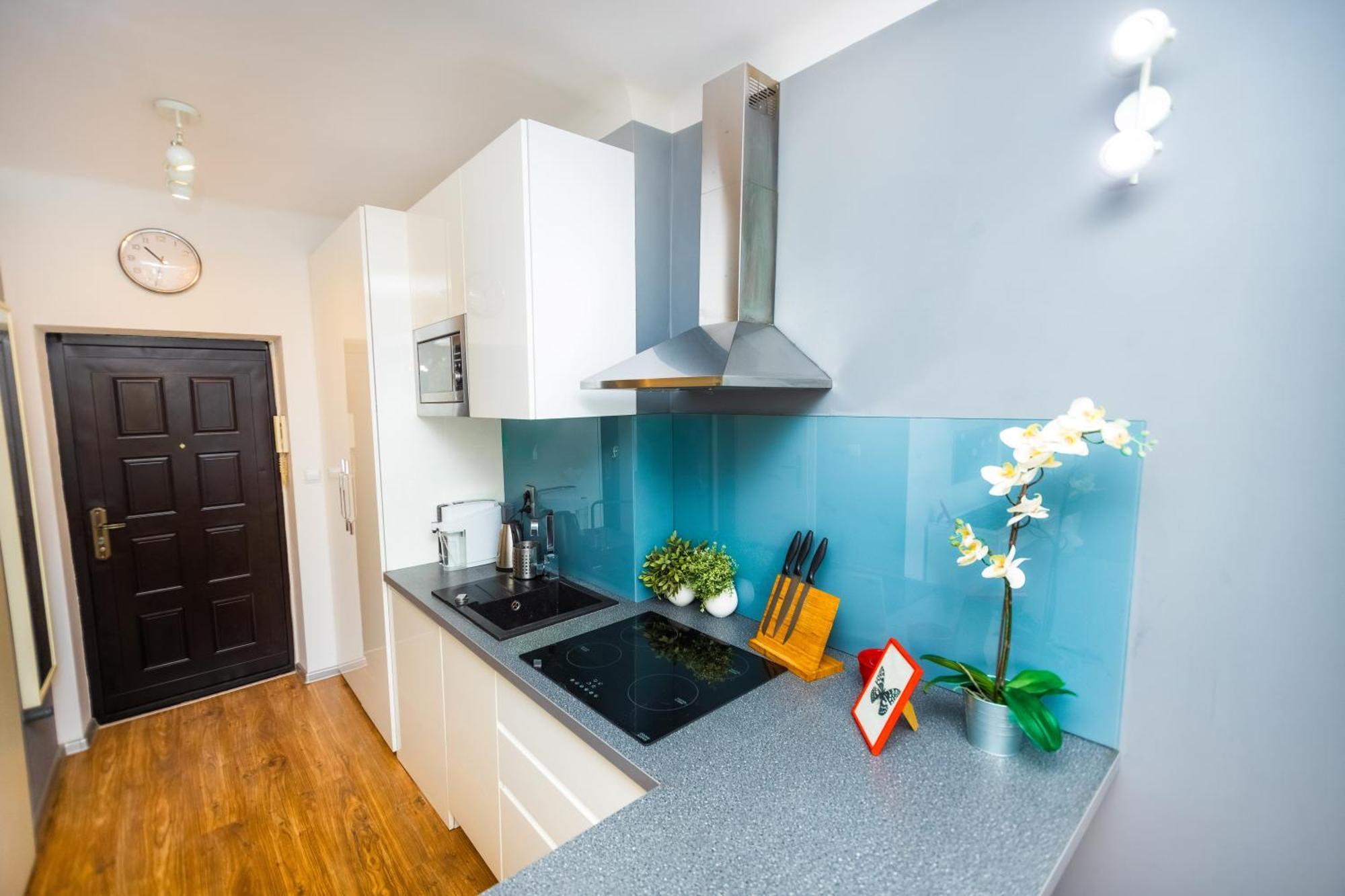 Cozy Studio Next To The Metro And City Center Warszawa Eksteriør billede